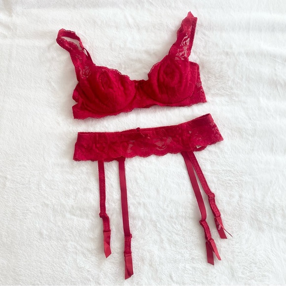90s Victoria’s Secret Red Stretch Floral Lace Bra Garter Belt 2 PC Set 34B - Picture 2 of 8